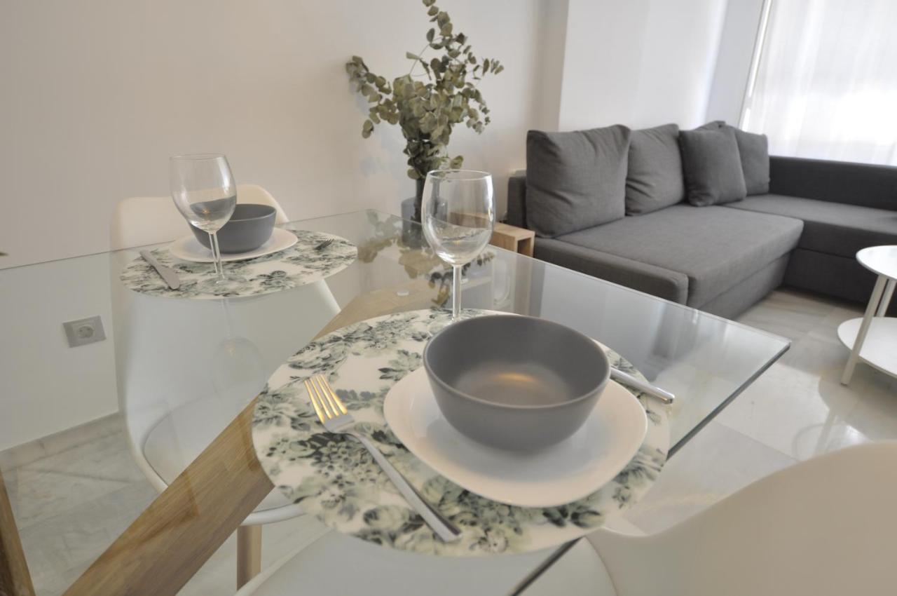 Luminoso Y Coqueto Apartamento Con Jardin Malaga Bagian luar foto