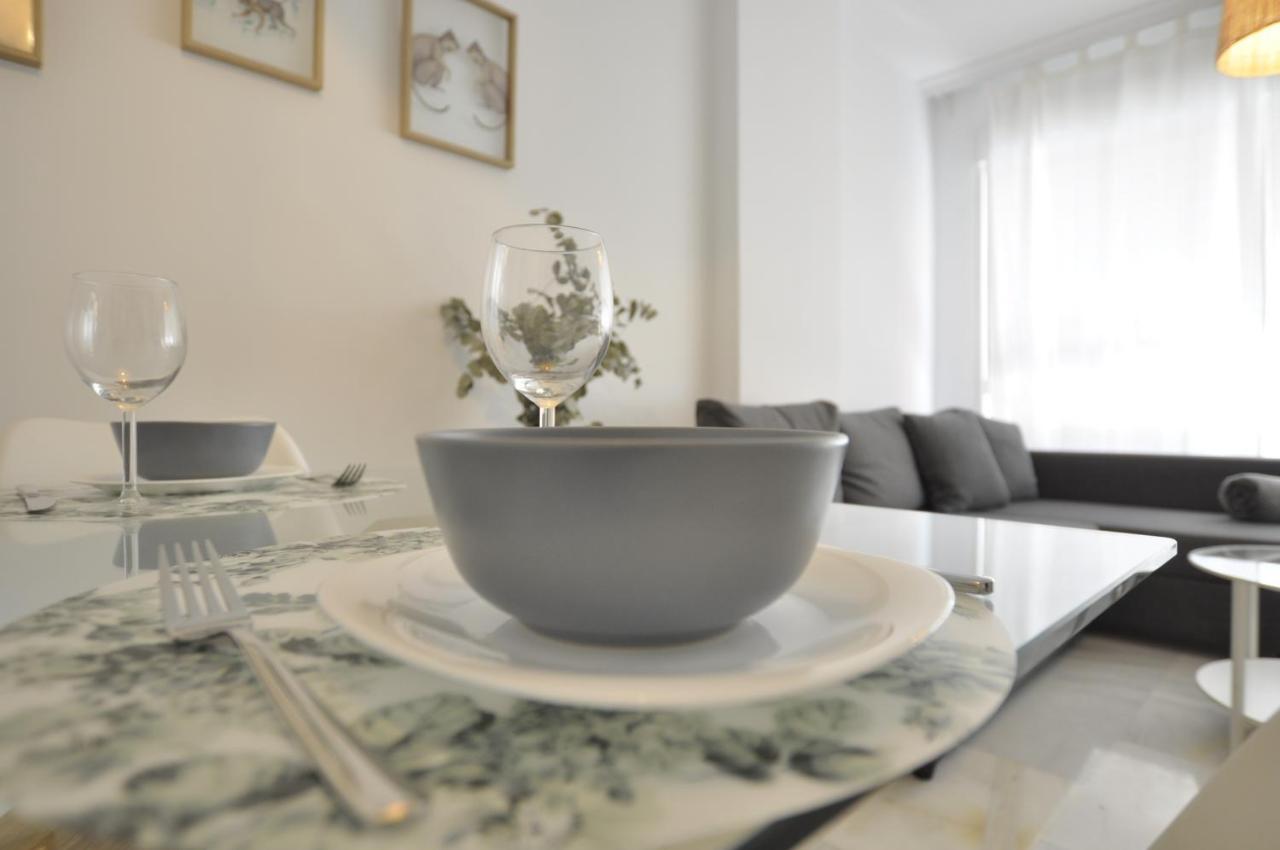 Luminoso Y Coqueto Apartamento Con Jardin Malaga Bagian luar foto