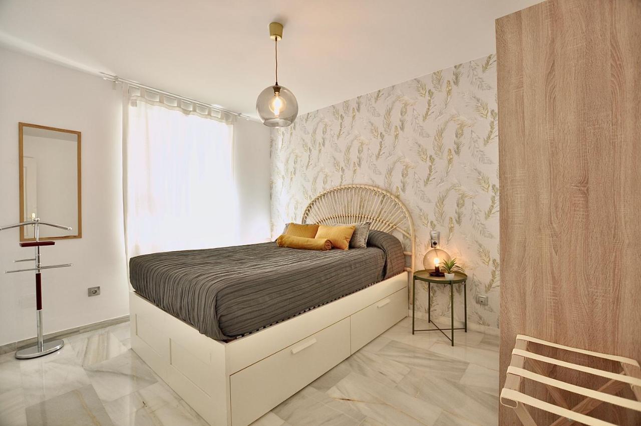 Luminoso Y Coqueto Apartamento Con Jardin Malaga Bagian luar foto